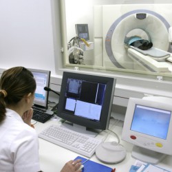 Computertomografie | Das Verfahren, die Strahlenbelastung Moderne Diagnoseverfahren wie die Computer-Tomografie sind heute aus Krankenhäusern nicht mehr wegzudenken © picsfive/fotolia
