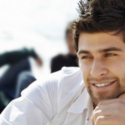 Sexualhormone von Frau und Mann: Wirkung, Mangel, Normwerte und mehr… Sexualhormone wie das Testosteron sind beim Mann u.a. auch für den Bartwuchs und weitere äußere Signale der Männlichkeit verantwortlich. Das heißt aber nicht, dass man mit mehr Testosteron (von außen zugeführt) männlicher würde (© Lvnel / Fotolia)