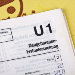 Vorsorgeuntersuchung U1 Die Neugeborenen-Erstuntersuchung U1 als Vorsorgeuntersuchung (© Klaus Eppele - Fotolia.com)