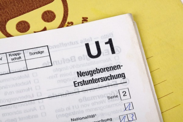 Die Neugeborenen-Erstuntersuchung U1 als Vorsorgeuntersuchung (© Klaus Eppele - Fotolia.com) Die Neugeborenen-Erstuntersuchung U1 als Vorsorgeuntersuchung (© Klaus Eppele - Fotolia.com)