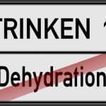 Trinken gegen Dehydration (© Marem - Fotolia.com)