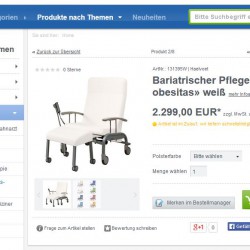 Immer mehr Übergewichtige – worauf Ärzte bei neuem Praxismobiliar achten sollten Ärzte, Krankenhäuser und Pflegeheime müssen sich in ihrer Ausstattung auf die immer dicker werdenden Patienten einstellen - hier ein extra breiter Pflegesessel auf Rollen zum Stückpreis von knapp 2.300 EUR (Screenshot www.praxisdienst.de/Produkte+nach+Themen/Aktuelle+Themen/Medizinprodukte+fuer+Adipositas+Patienten/Bariatrischer+Pflegesessel+weiss.html am 04.06.2014)