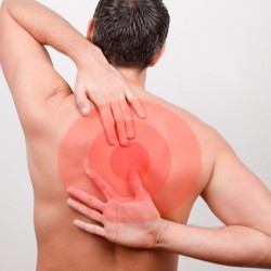 Verspannungen durch Stress Schmerzen durch Verspannungen am Rücken (© Detailblick / Fotolia)